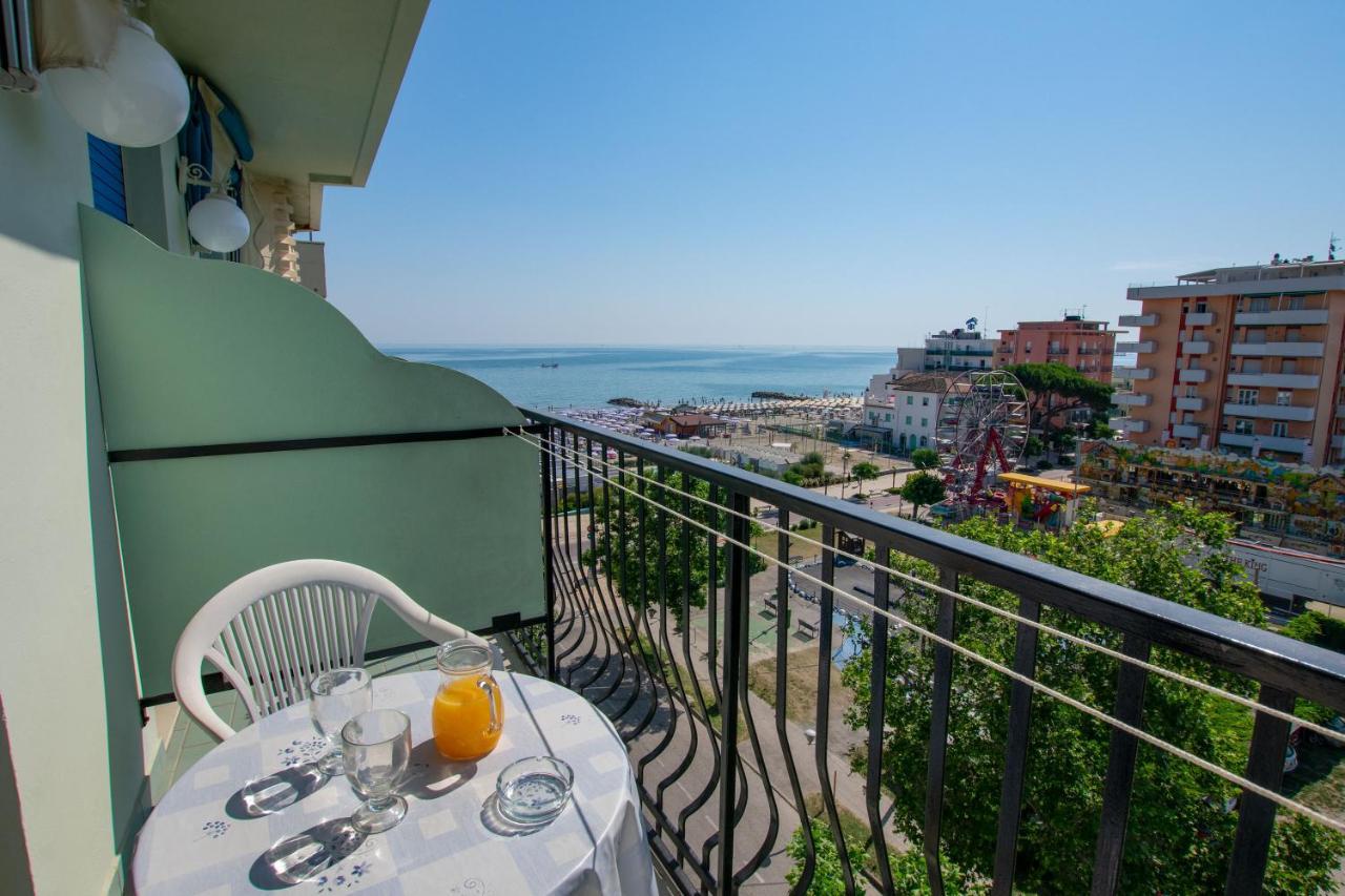 מיסאנו אדריאטיקו Hotel Bristol - A 30 Mt Dalla Spiaggia מראה חיצוני תמונה