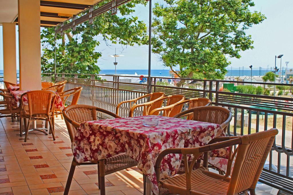 מיסאנו אדריאטיקו Hotel Bristol - A 30 Mt Dalla Spiaggia מראה חיצוני תמונה