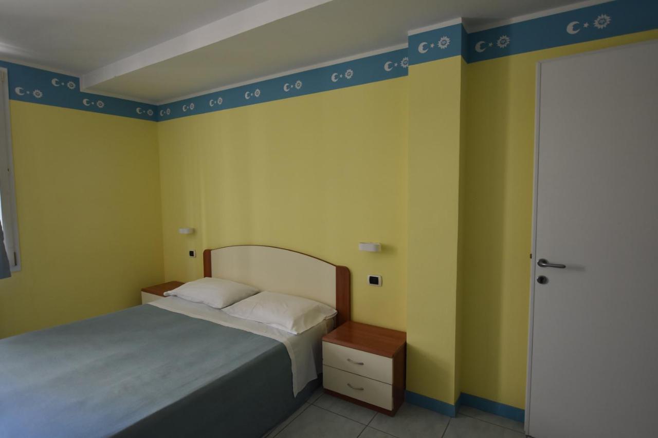 מיסאנו אדריאטיקו Hotel Bristol - A 30 Mt Dalla Spiaggia מראה חיצוני תמונה