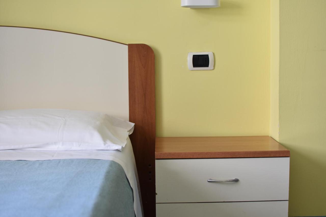 מיסאנו אדריאטיקו Hotel Bristol - A 30 Mt Dalla Spiaggia מראה חיצוני תמונה